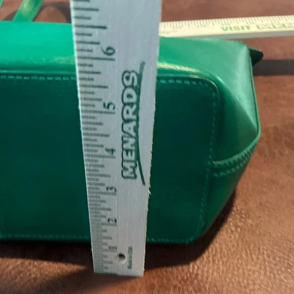 Lauren Ralph Lauren Green Textured Faux Leather Tote Bag Zip Top RL Charm - Picture 8 of 8